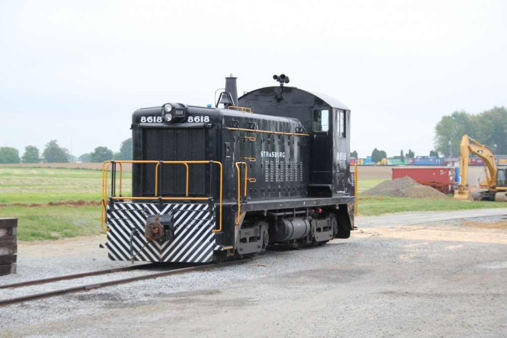 Strasburg Railroad SW-8 # 8618, Strasburg Railroad, Strasburg Pennsylania, 14/5/2011.