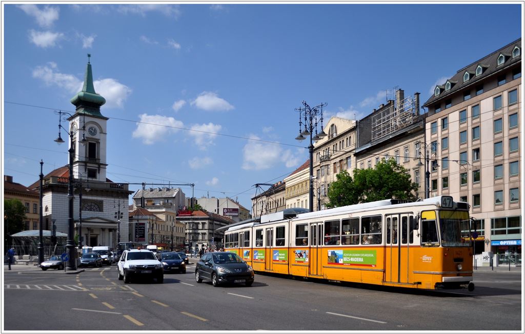 Strassenbahn Budapest Linie 47 am Klvin tr. (11.05.2013)
