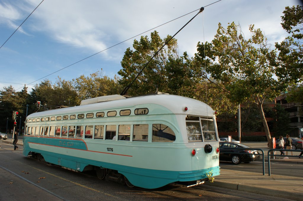 Strassenbahn der F Linie am Pier 33 in San Francisco am 22.09.2012
