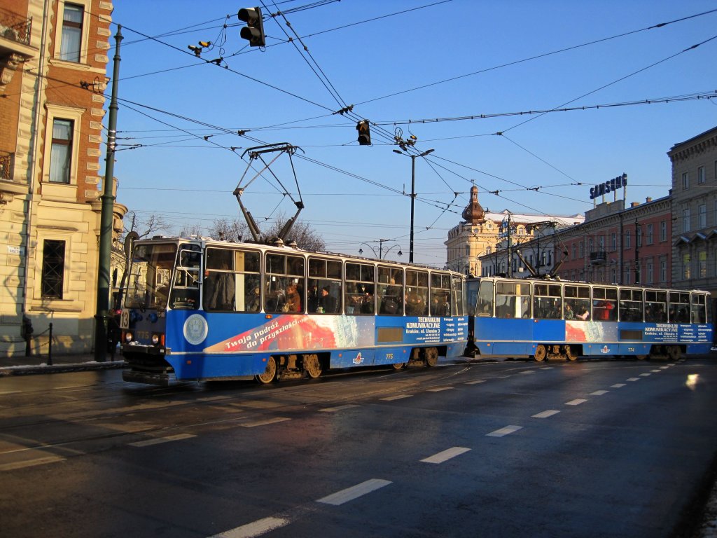 Straenbahn in Krakau im Januar 2010. Im Bild ein Konstal 105Na.