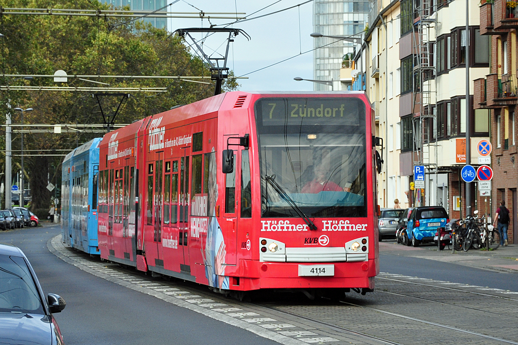 Straenbahn KVB Linie 7, Wagen 4114, in Kln-Deutz - 18.10.2012