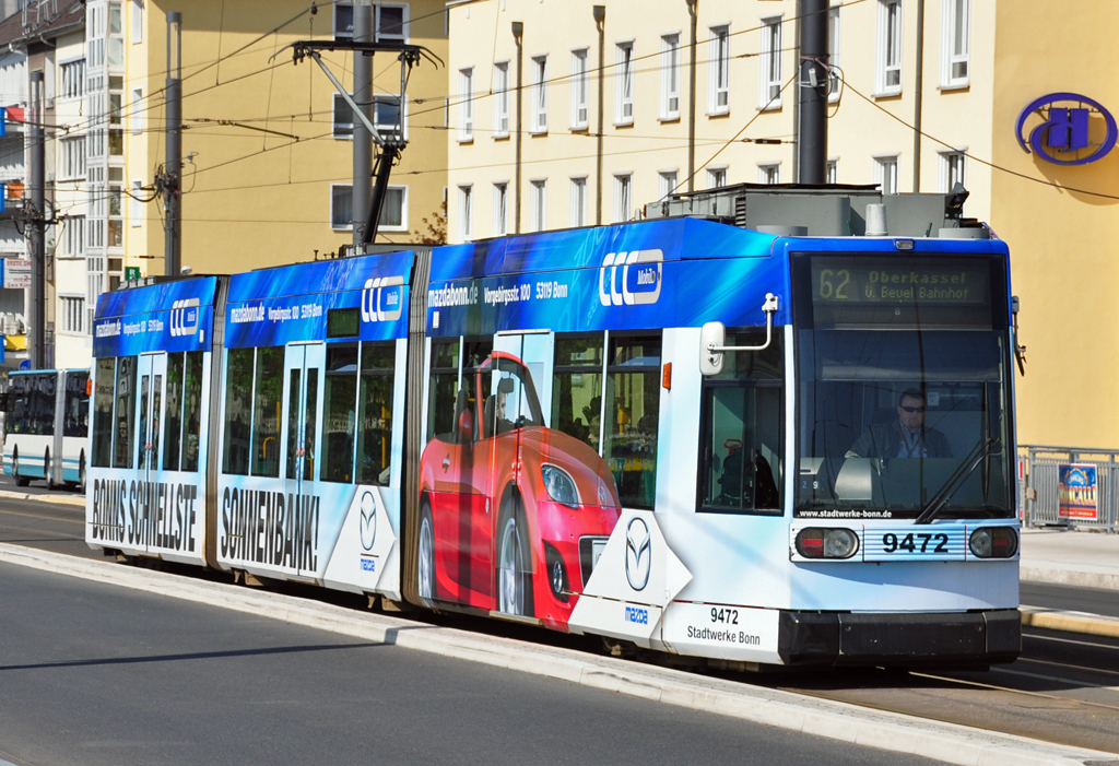 Straenbahn der SWB, Linie 62 in Bonn auf der Kennedybrcke - 08.04.2011