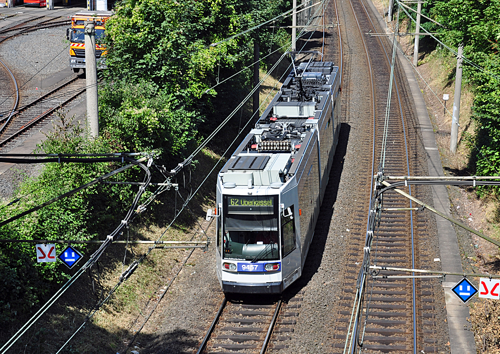 Straenbahn der SWB Nr. 9457 in Bonn-Beuel - 23.08.2012