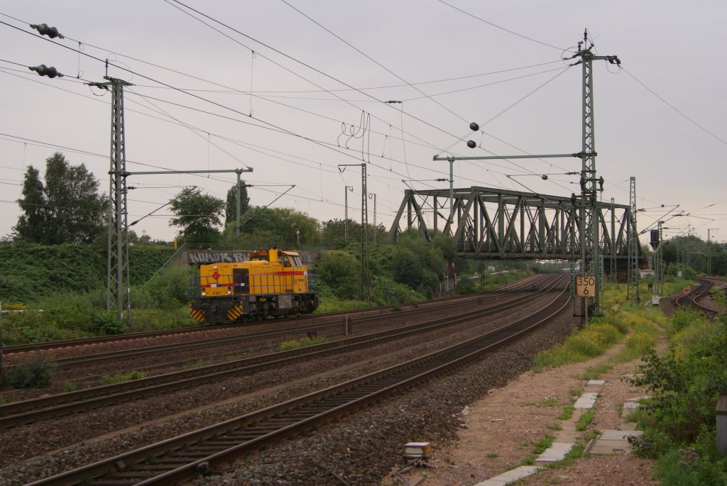 Strukton Rail 275 307-1 als Lz in Veddel (Ballinstadt) am 18.08.2011