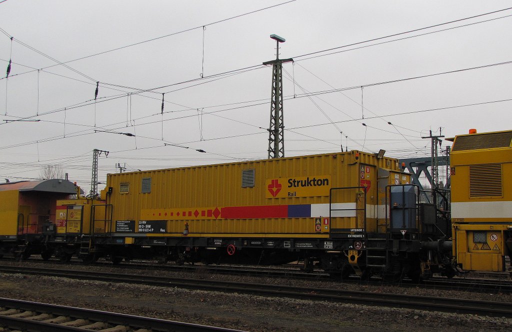 Strukton Rail 33 RIV 80 399 8 023-4 P D-SRM Res am 03.03.2012 in Wiesbaden Ost Gbf.