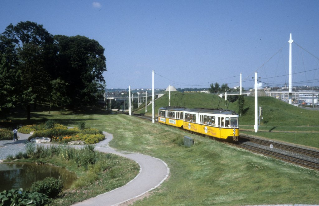 Stuttgart SSB SL 14 (GT4 404) Rosensteinpark / Mineralbder im Juli 1979.