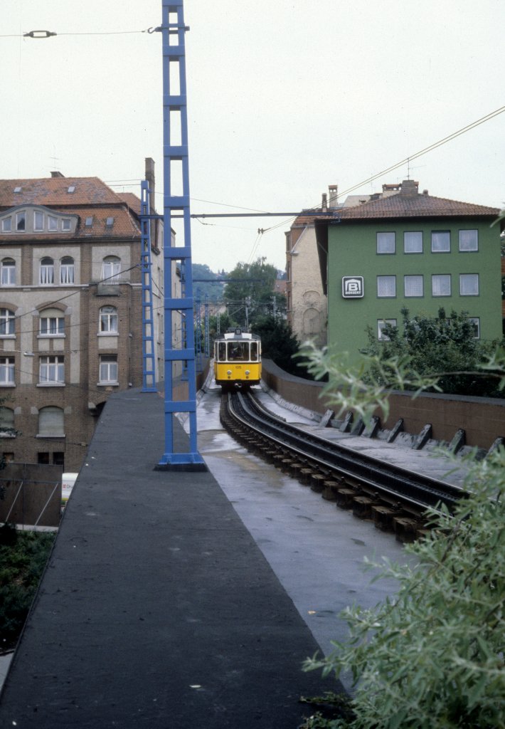 Stuttgart SSB Zahnradbahn  SL 10 (Tw 105) Marienplatz am 1. Juli 1980.