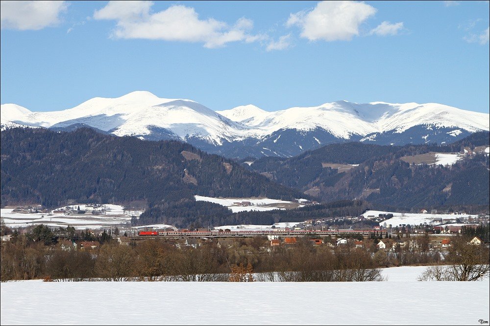 Suchbild des Tages ;O)
Vor dem Panorama der Seckauer Alpen fhrt eine 1116 mit dem IC 533 von Wien nach Villach.
Zeltweg 21.02.2010
