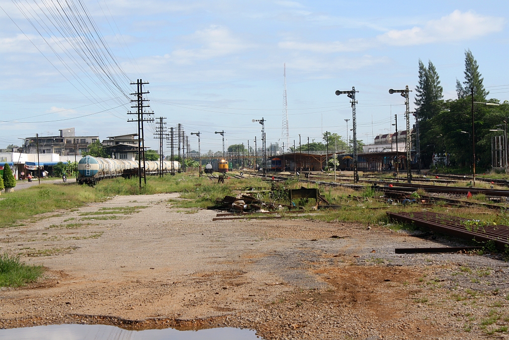 Sdliche Bereich des Bf. Surat Thani am 24.August 2011. 

