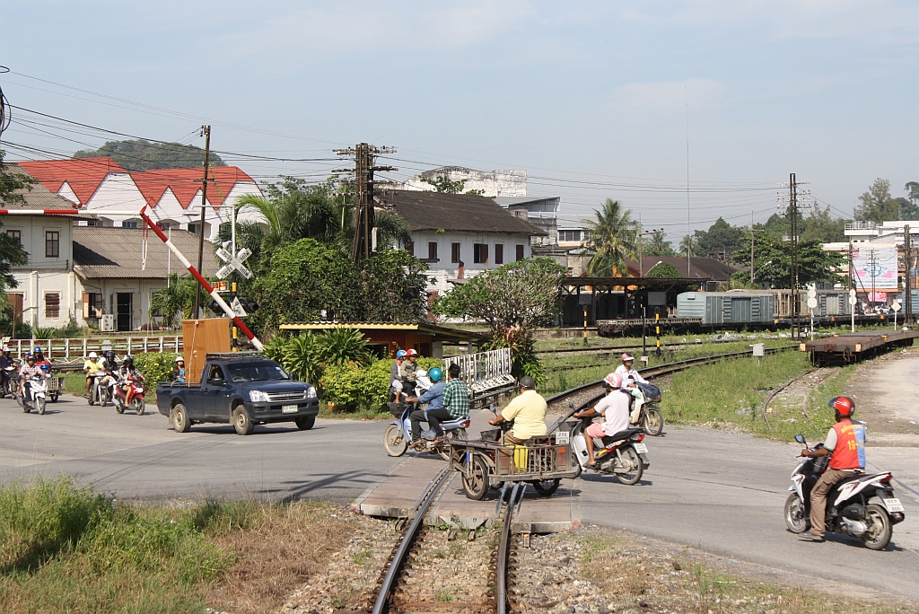 Sdlicher Einfahrtsbereich des Bf. Thung Song Junction, Blickrichtung Bangkok, am 07.Jnner 2013