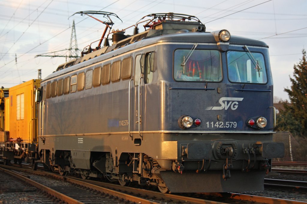SVG 1142.679 am 19.3.12 bei der Durchfahrt durch Ratingen-Lintorf.