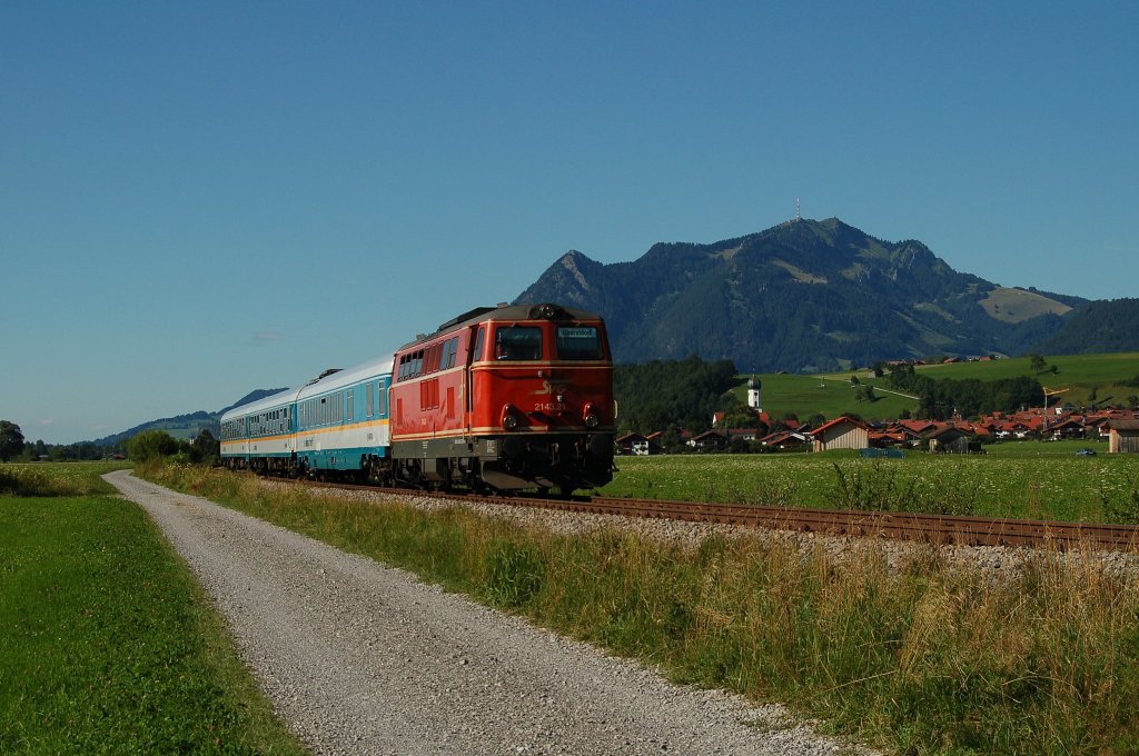 SVG 2143.21 mit ALX 39956, Mnchen Hbf - Oberstdorf zwischen Altsttten(Allgu) & Fischen(Allgu). August 2010