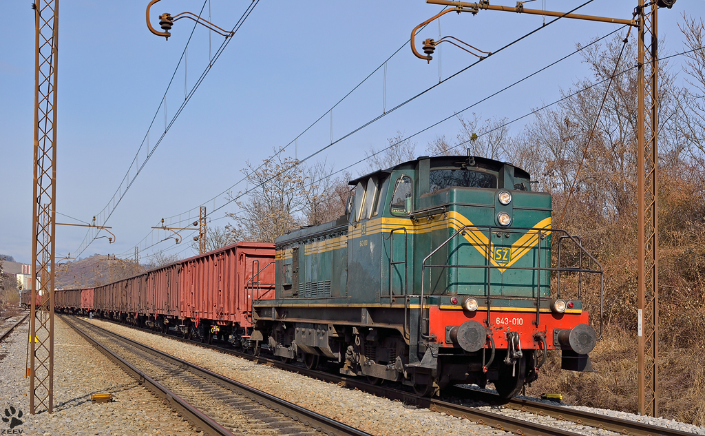 SZ 643-010 zieht Gterzug durch Maribor-Tabor Richtung Verschiebebahnhof Tezno. / 28.2.2012