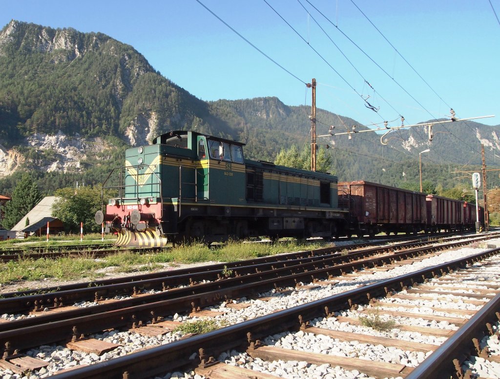 SZ 643-038 im Bhf Jesenice am 2012:09:17