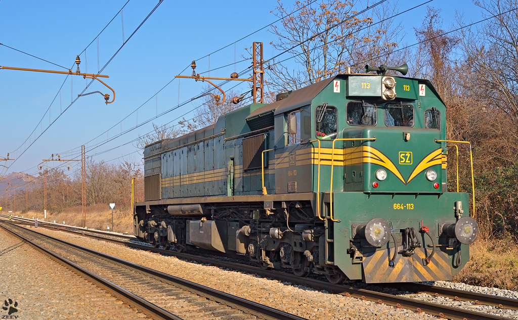 SZ 664-118 fhrt als Lokzug durch Maribor-Tabor. / 27.01.2012