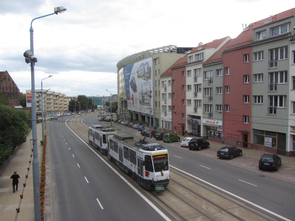 Szczecin, Księdza Kardynała Stefana Wyszyńskiego: Die ehemalige Berliner Tram 207 ist auf der Linie 3 unterwegs. 21.7.2012