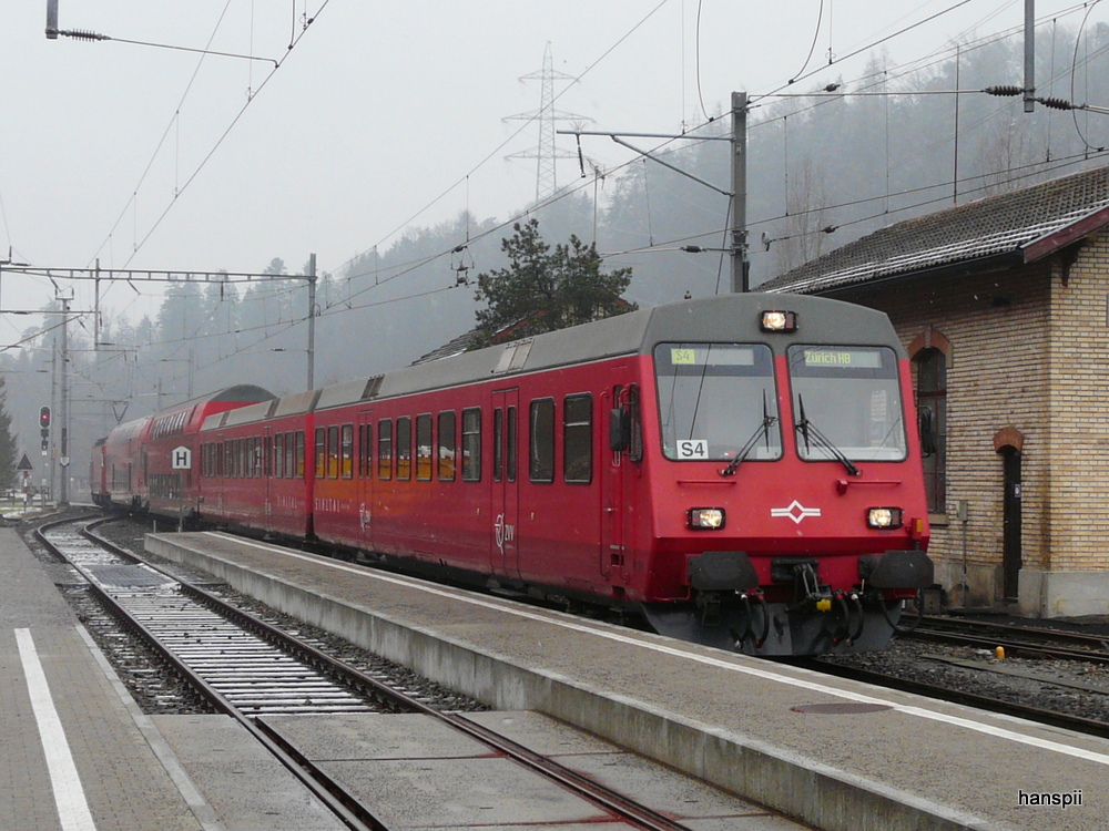 SZU - Einfahrender Regio von Zrich im Bahnhof Sihlwald am 31.03.2013