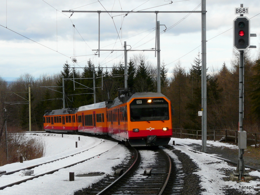 SZU - Einfahrender Zug auf der Bergstation des Uetliberges am 30.01.2013