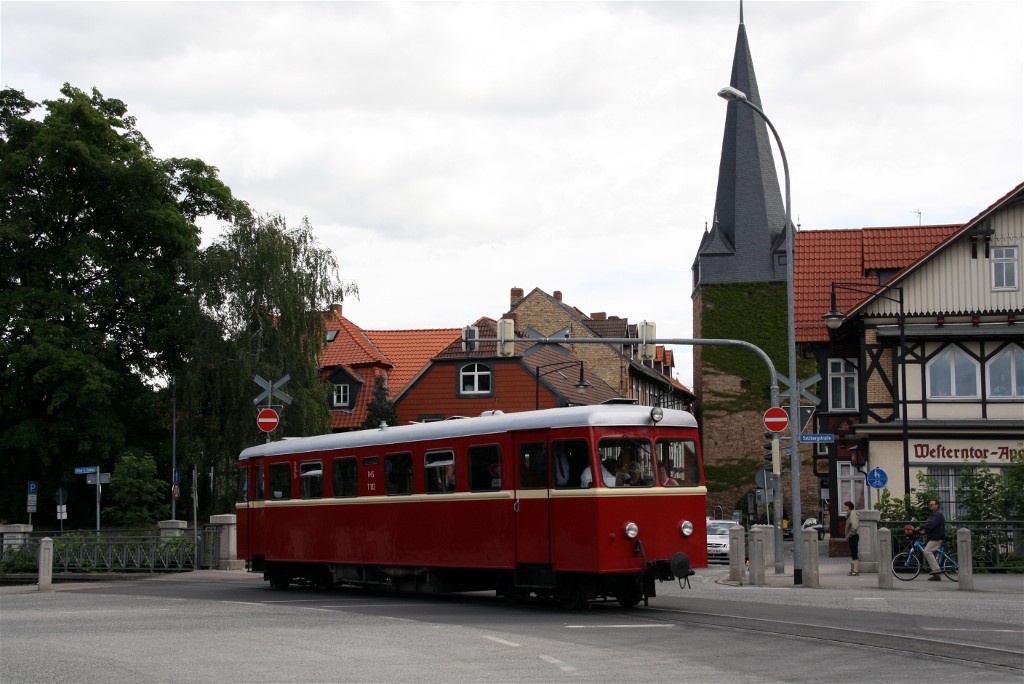 T 102 der Selfkantbahn als Gasttriebwagen bei der HSB am 10.06.2012 ttig