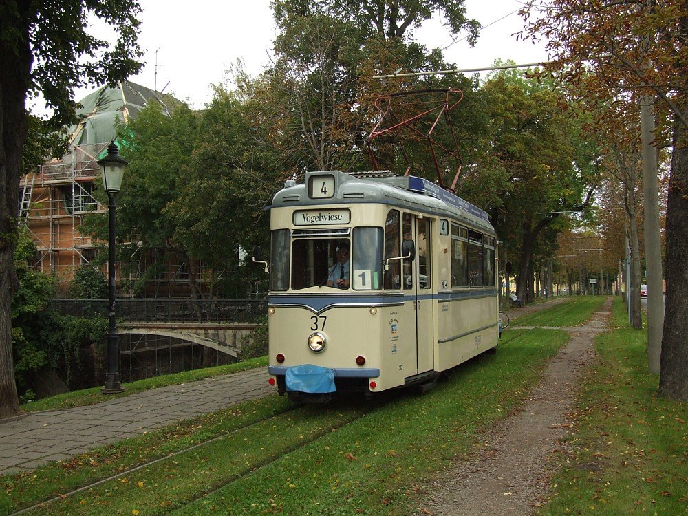 T 37 am 07.10.2009 an der Thainburg.