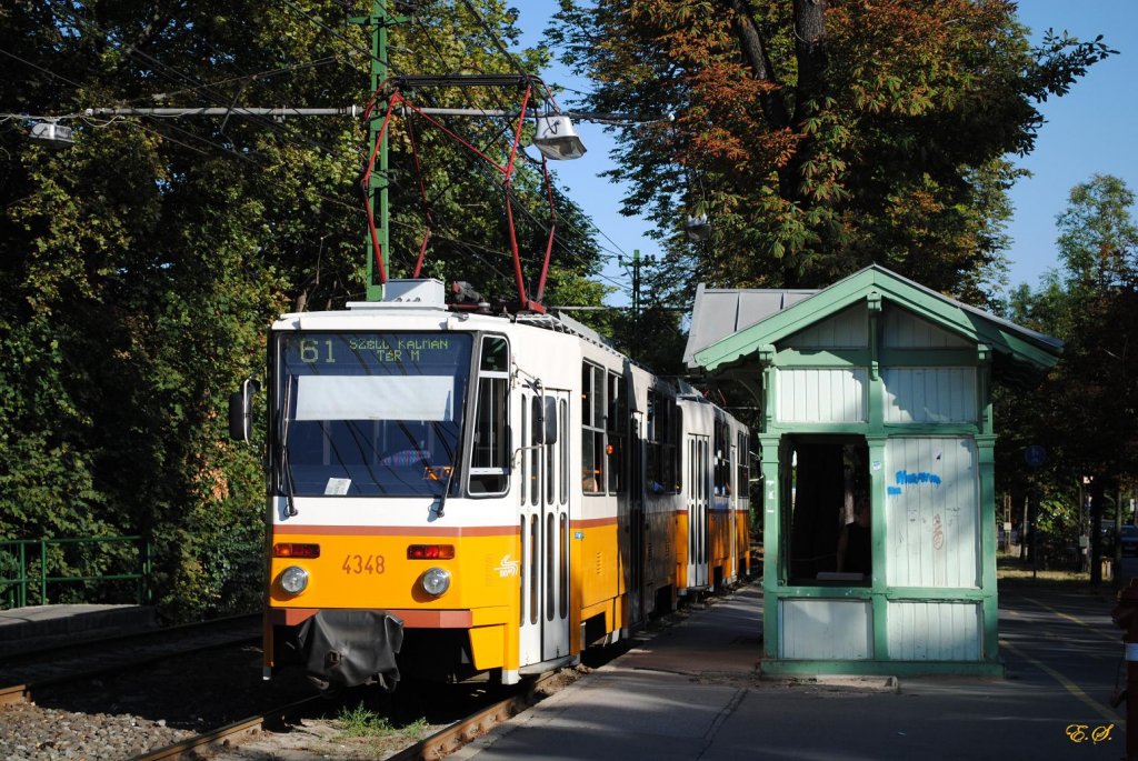 T5C5-Garnitur der Linie 61 in der Haltestelle Pasaret.(05.08.2013)