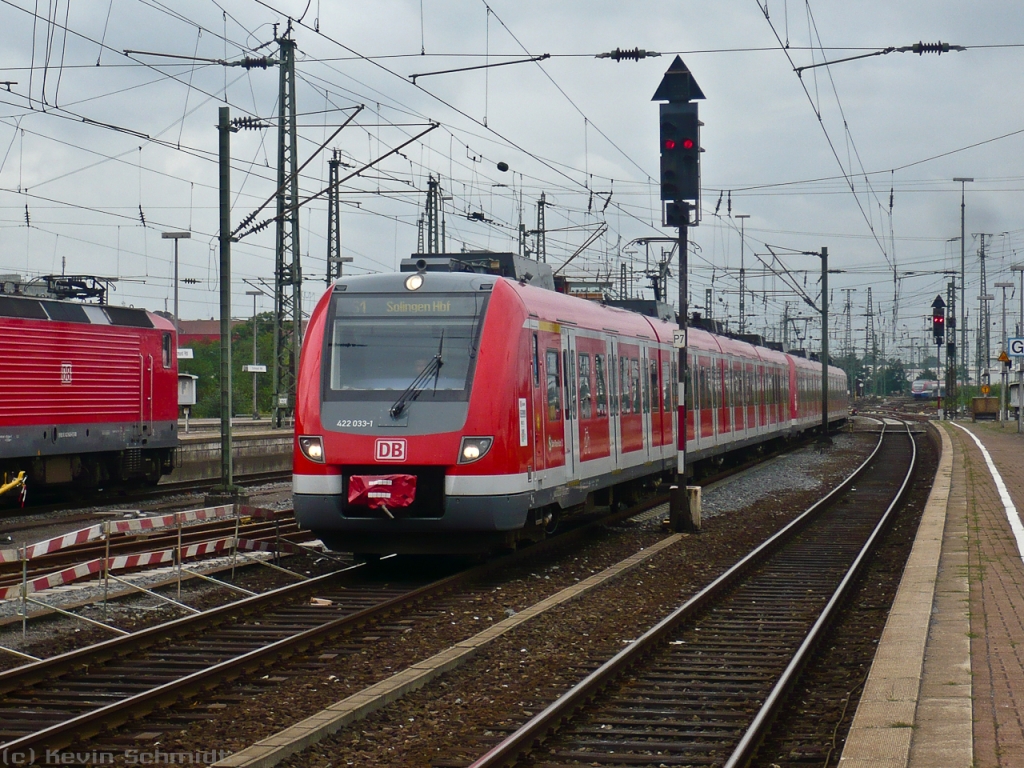 Tag 5: Weiterhin konnte ich in Dortmund Hbf diesen ET 422 bei der Einfahrt als S1 von und nach Solingen Hbf fotografieren.
