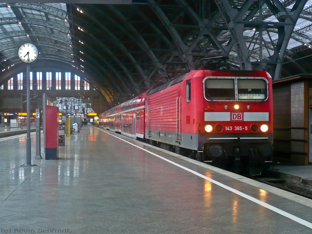 Tag 8: Hier steht schon Christophers RE 17449 nach Dresden Hbf mit 143 365-5 als Zuglok bereit. In einer halben Stunde heißt es Abschied nehmen!