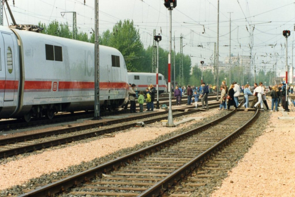 Tag der offenen Tr im ICE Bahnbetriebswerk in Hamburg-Eidelstedt 1990