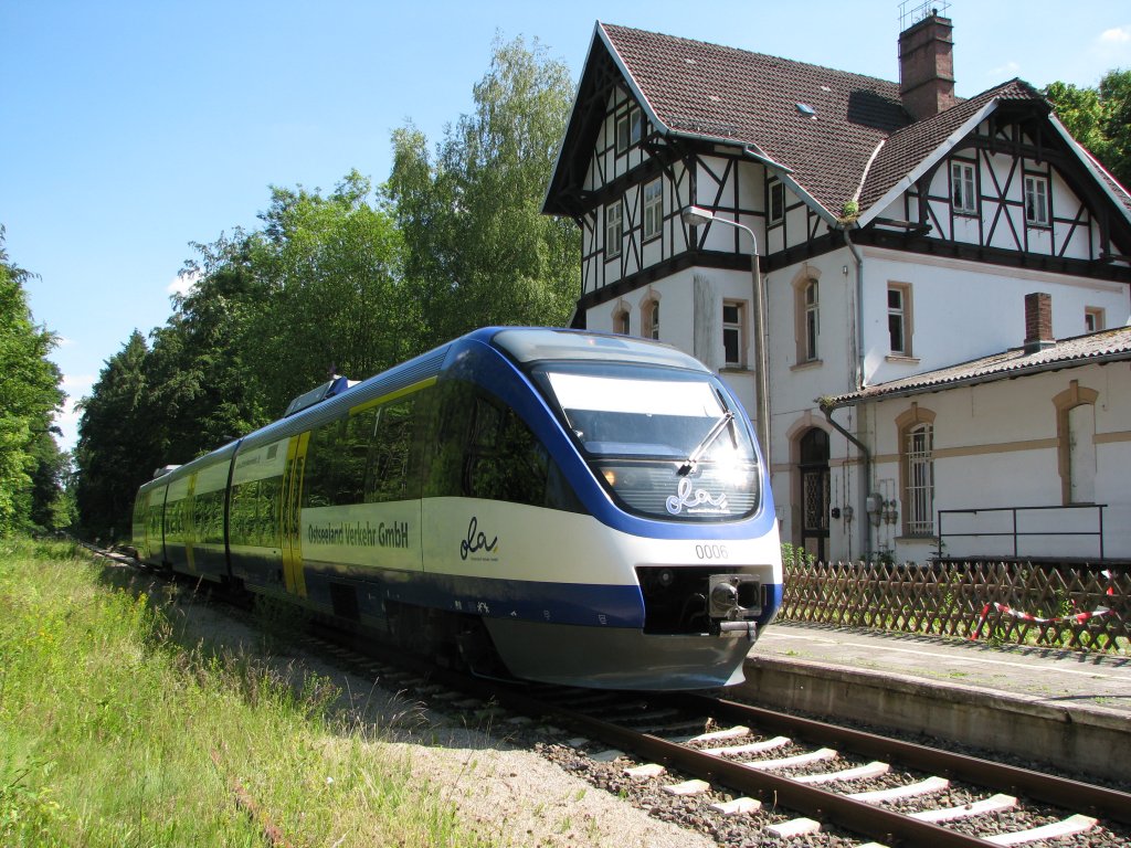 Talent 0006 der Ostseeland Verkehr GmbH am 17.06.2009 im Bahnhof von Gadebusch auf dem Weg nach Rehna.