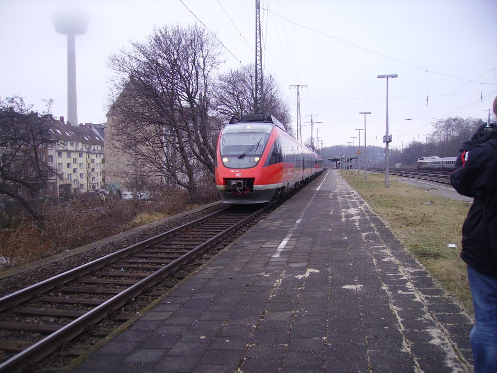 Talent Br 644 bei der abfahrt aus dem Bahnhof K�ln West am 6.2.10