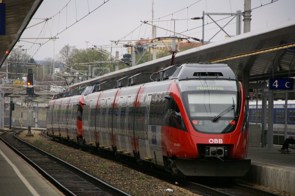 Talent-Tandem 4124 028 und 4124 024 fahren als S9 kommend aus G�nsendorf in Wien Meidling ein. Ziel des Talent-Tandems ist M�dling. 10.4.2010