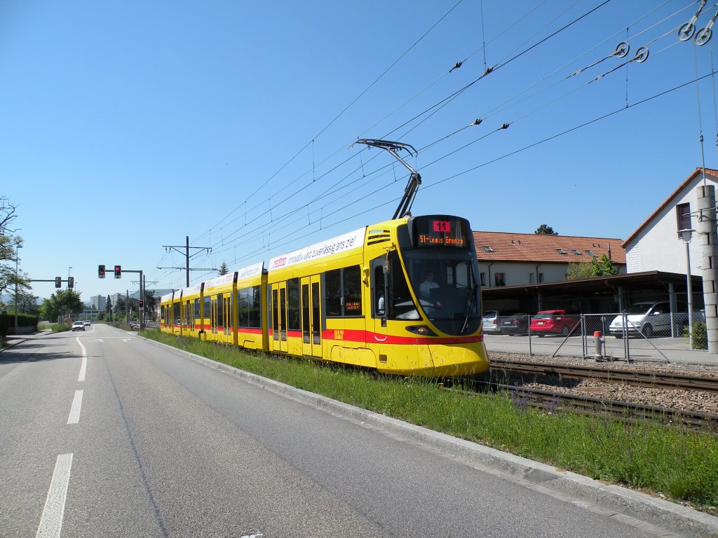 Tango 151 kurz vor der Haltestelle Gartenstadt Richtung St. Louis Grenze. Die Aufnahme stammt vom 24.05.2010.