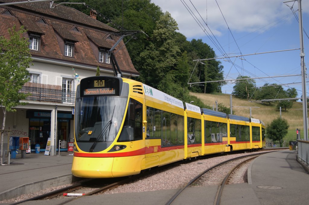 Tango mit der Betriebsnummer 158 auf der Linie 10 an der Haltestelle Flh. Die Aufnahme stammt vom 27.06.2012.