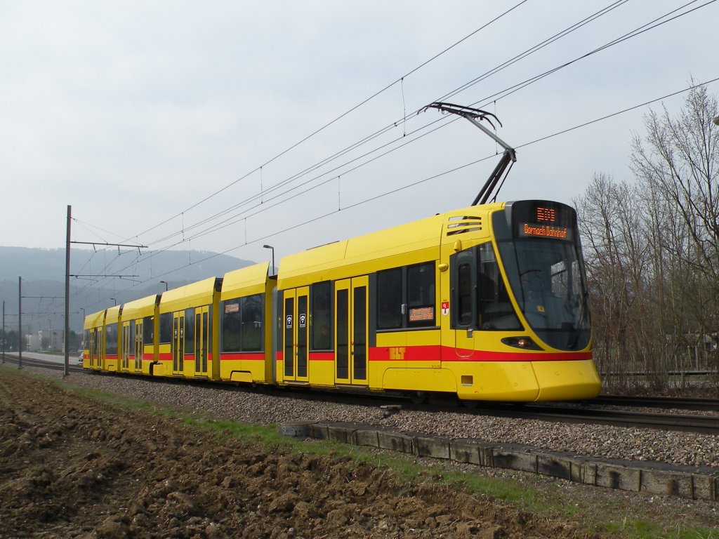 Tango mit der Betriebsnummer 163 kurz vor der Haltestelle Knelmatt auf der Linie 10. Die Aufnahme stammt vom 02.04.2013.