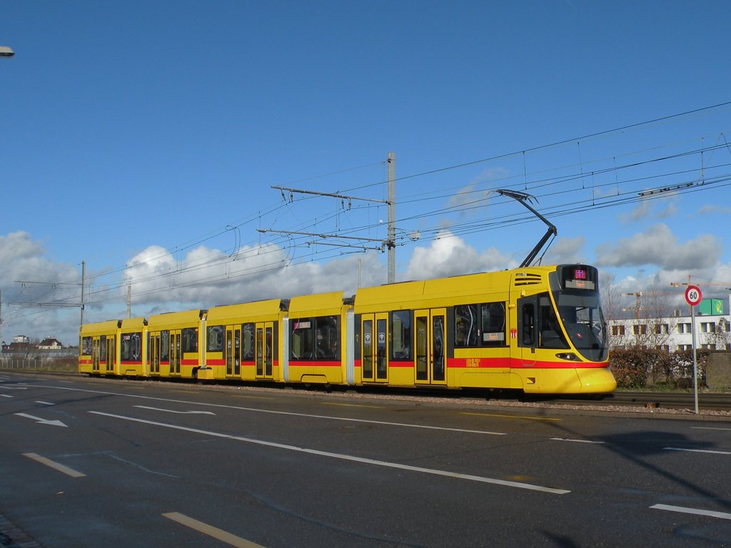Tango mit der Betriebsnummer 165 kurz vor der Haltestelle M-Parc. Die Aufnahme stammt vom 30.12.2012.