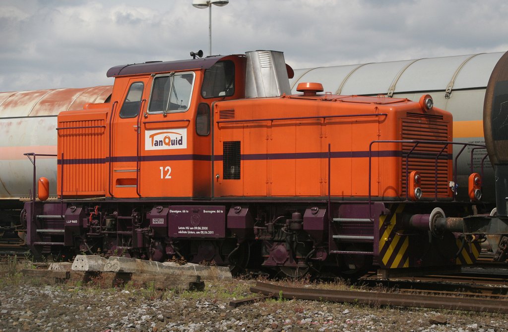 TanQuid 12 steht am 28.5.11 in Duisburg-Ruhrort