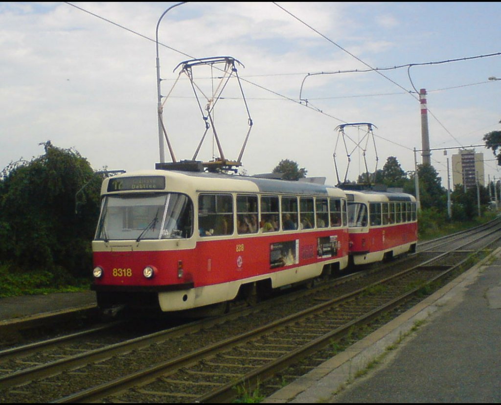 Tatra Sraenbahn (Wagen 8318) in Prag, am 22.07.09. In Deutschland historisch und hier noch voll im Einsatz.