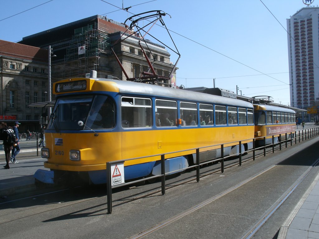 Tatrastraenbahn Tw 2160,am 26.Mrz 2012,der Haltestelle Hauptbahnhof in Leipzig.