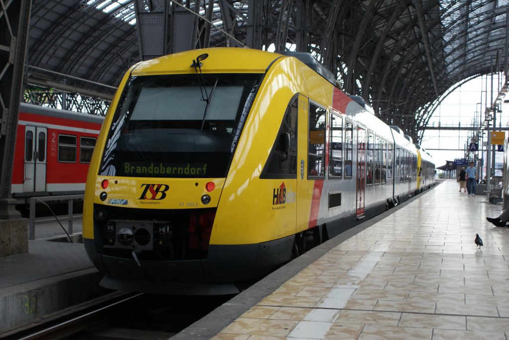 Taunusbahn nach Brandoberndorf in Frankfurt am Main Hbf am 03.07.09