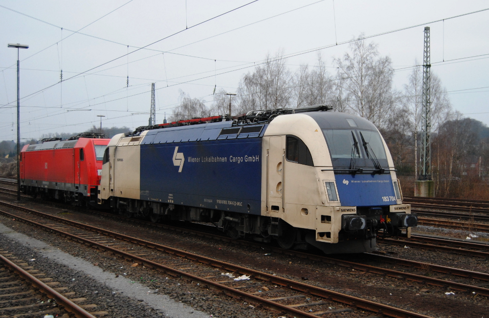 Taurus 183 704 der Wiener Lokalbahnen Cargo GmbH kalt abgestellt in Herzogenrath, am 23.3.2013 