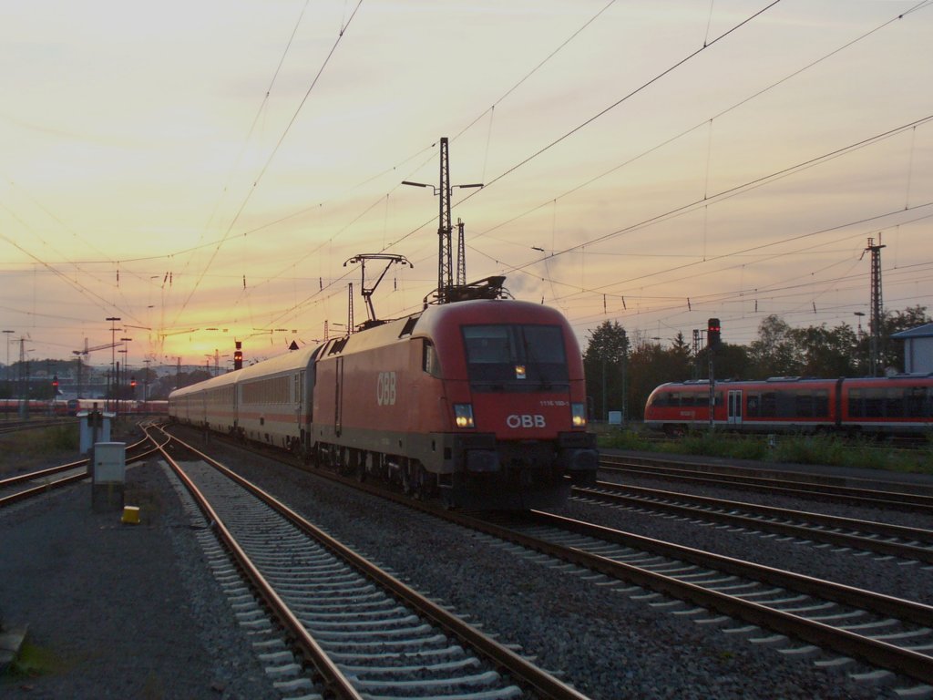 Taurus BB 1116 160-1 zieht den IC 2057 Saarbrcken - Frankfurt am 17.10.2011 nach Kaiserslautern