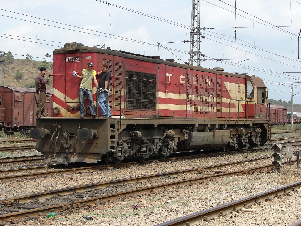 TCDD DE24 057 in Halkali - 30/07/2007