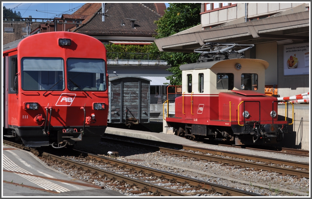 Te 2/2 49 und ABt 111 in Appenzell. (16.09.2011)