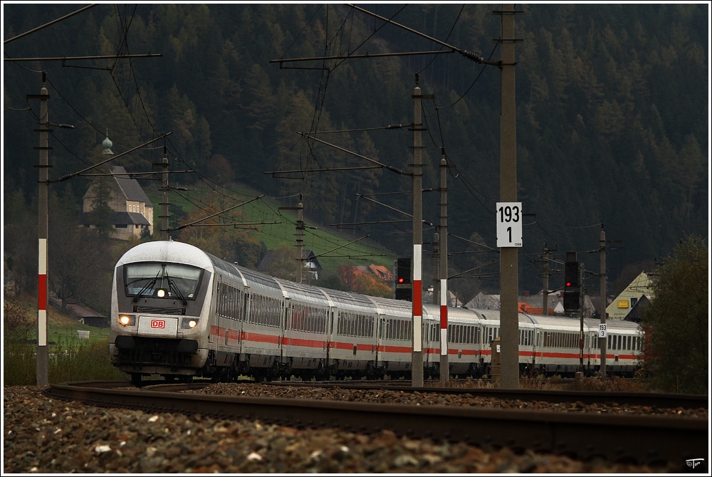 Teleaufnahme des EC 316 von Graz nach Saarbrcken, geschoben von 101 111. 
Seiz 24.10.2010