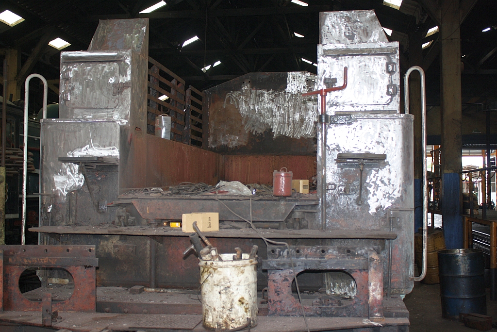 Tender der 850, ohne Ölbehälter, am 19.Mai 2012 während der Aufarbeitung im Depot Thon Buri.

