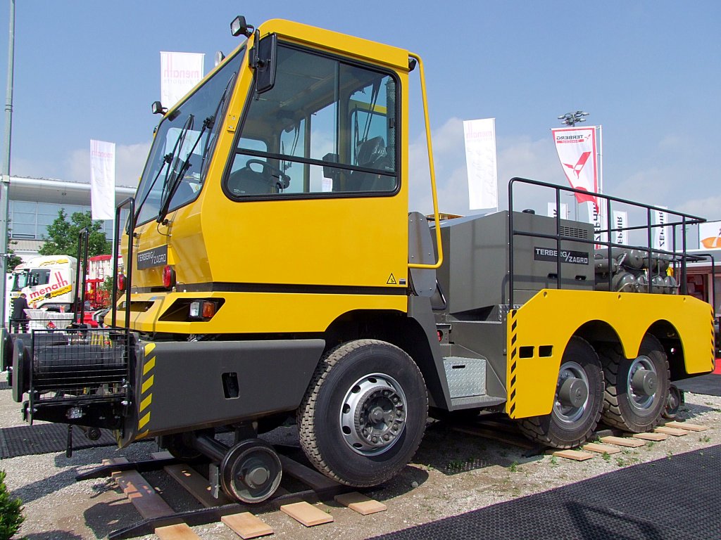 Terberg ZAGRO-Truck-RR222 kann Anhngelasten bis 2000Tonnen bewltigen;110513