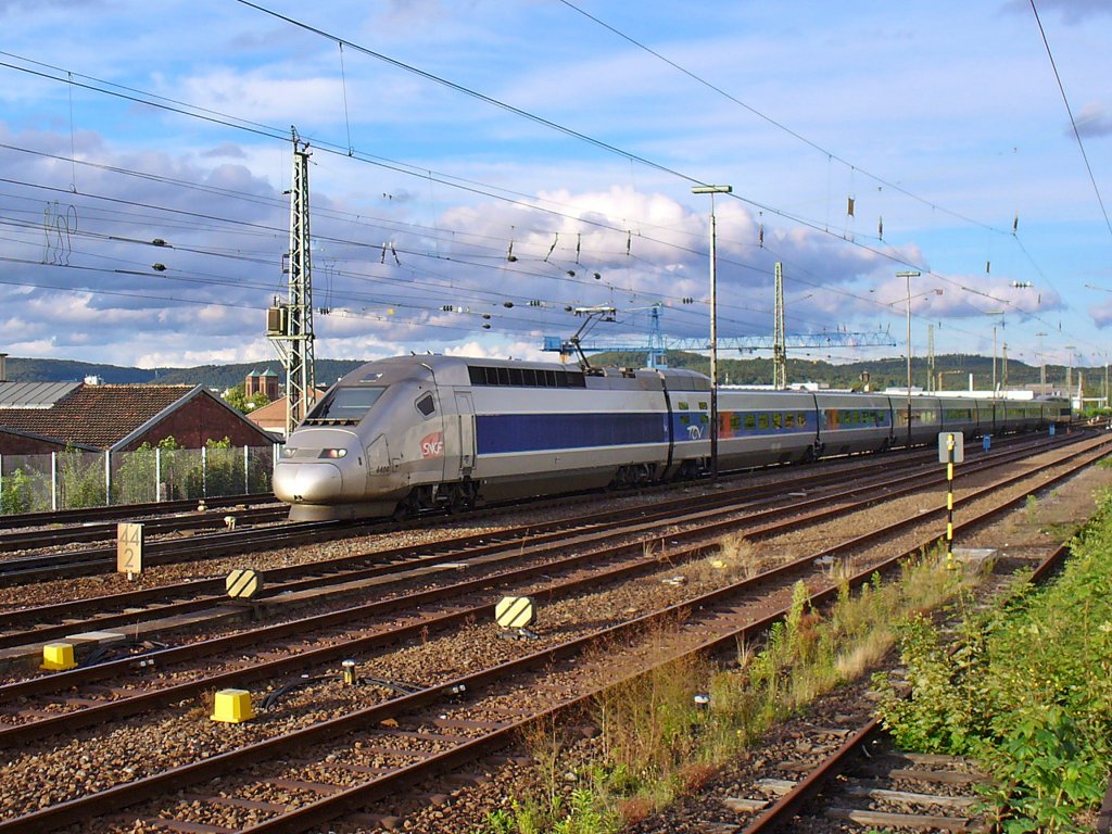 TGV 4404 verlsst als TGV 9557 Paris Est - Frankfurt (Main) am 14.08.2011 Kaiserslautern Hbf