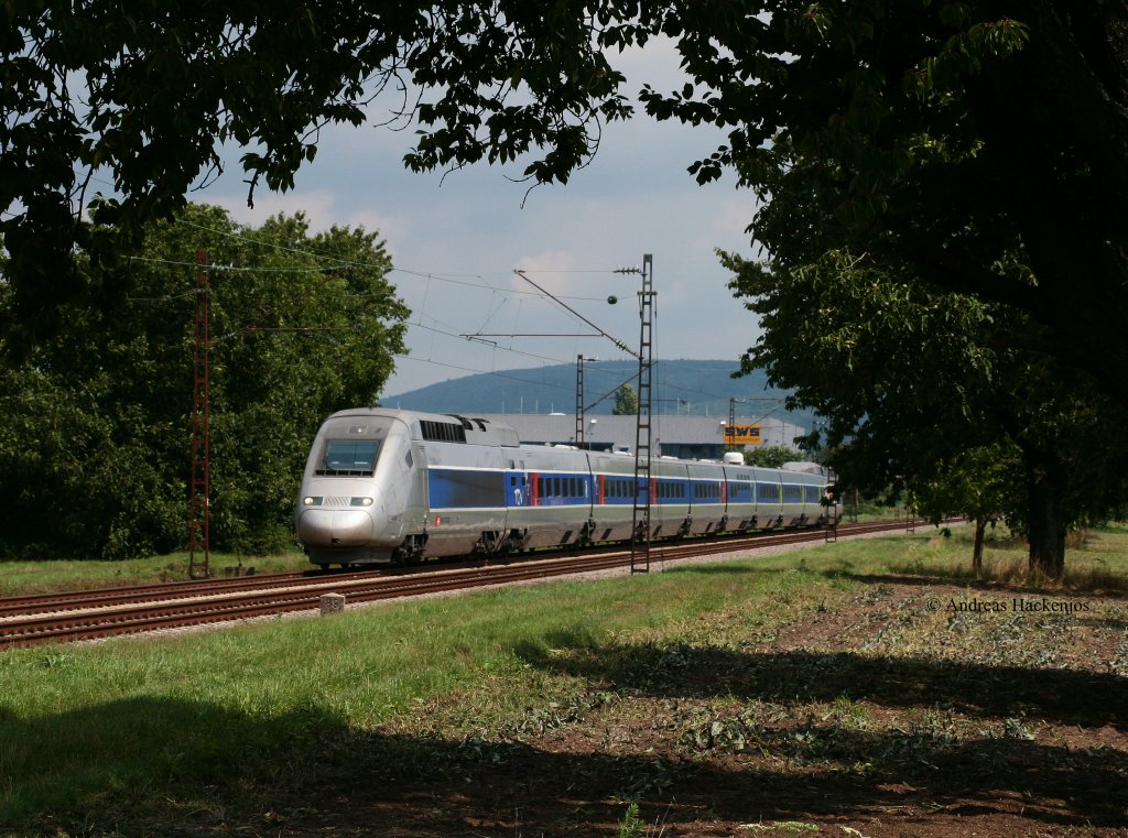 TGV 4406 als TGV 9574 (Stuttgart Hbf-Paris Est) bei Muggensturm 6.8.10