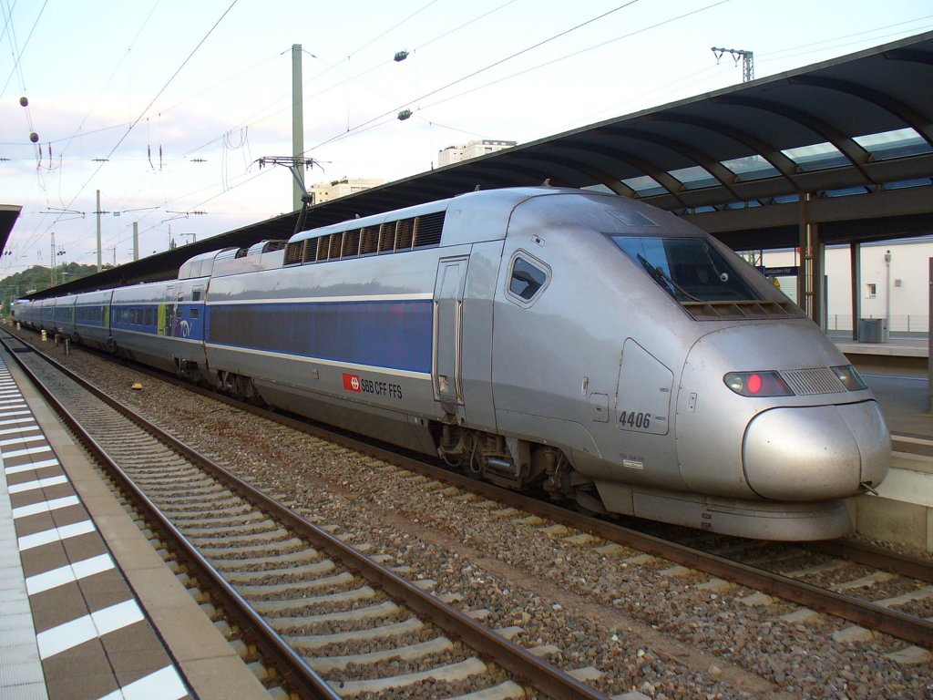 TGV 4406 SBB steht als TGV 9557 Paris Est - Frankfurt (Main) am 30.08.2011 in Kaiserslautern