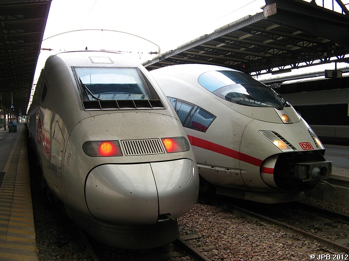 TGV 4411 und ICE 4682  Kln  in PARIS EST am 17.06.2011